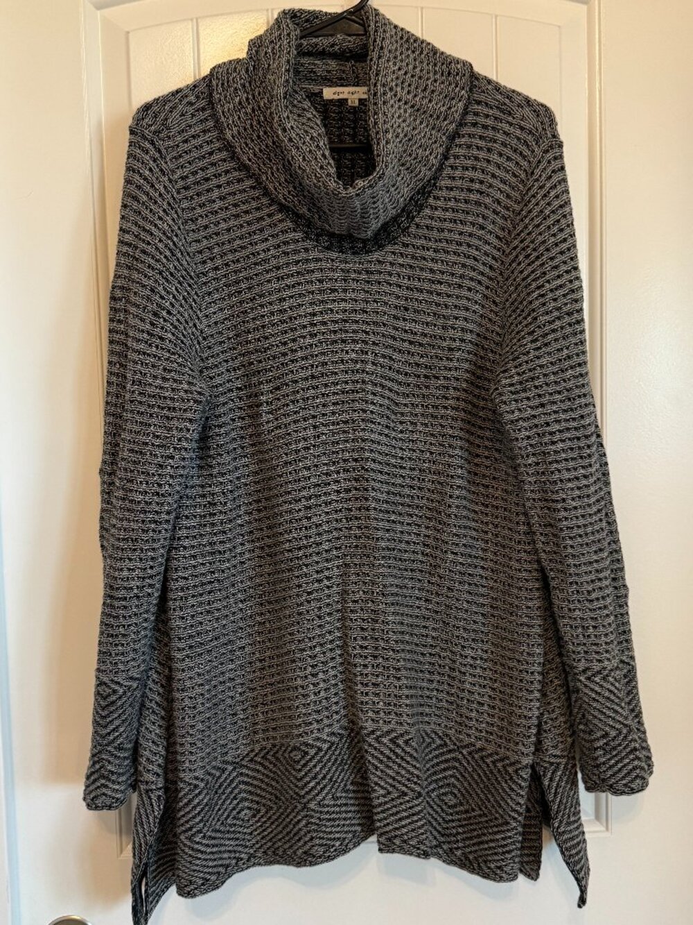 Eight Eight Eight grey cowl neck tunic sweater. Size XL